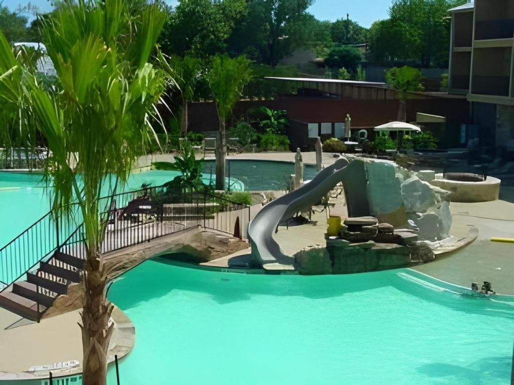 Holiday Inn Express & Suites Fredericksburg By Ihg Exterior foto
